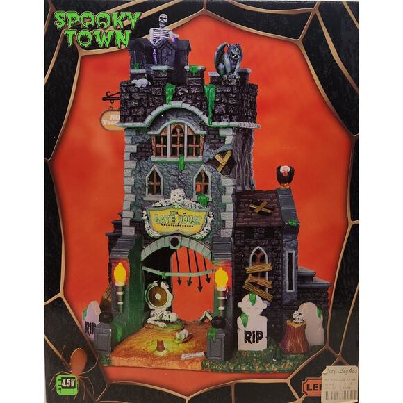 Lemax Spooky Town 2014 # 45663 The Gate House at Haunted Meadows